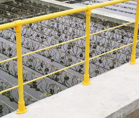 Résistant à la corrosion Griffe de tubes ronds en FRP plus résistante à la corrosion