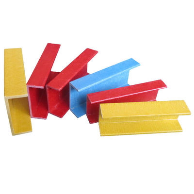 Profils de canaux de pultrusion en FRP extérieur personnalisés de haute résistance de 18 mm à 810 mm de largeur