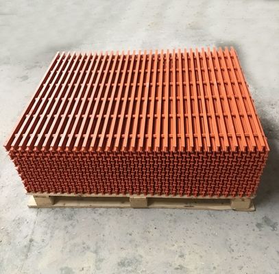 Grille en plastique renforcée de fibre de verre résistante aux produits chimiques pour les sols industriels
