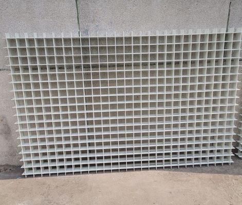 Système de clôture de sécurité de réseau en FRP résistant à la corrosion chimique avec technique pultrudée