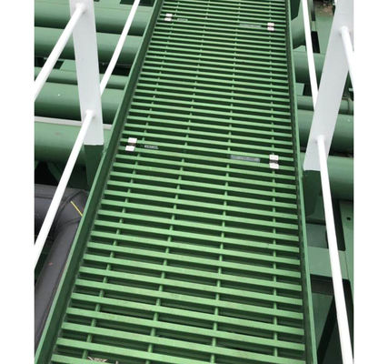 Service de coupe pour la passerelle de grille en FRP à faible entretien dans le système d'accès industriel
