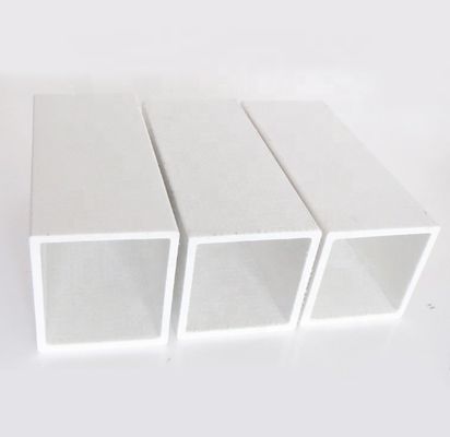 Service de coupe Profils de tubes carrés en FRP de 16 mm à 50 mm lisses pour les poteaux de clôture isolés