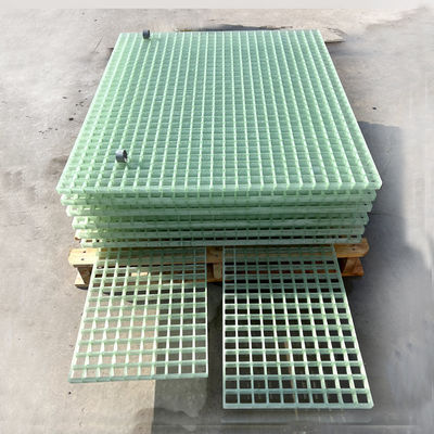 Passerelle de grille de FRP décorative de type résine ISO avec fibre de verre translucide et grille GRP