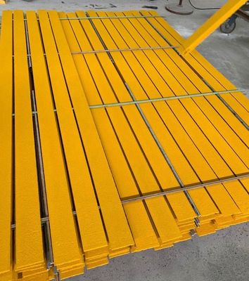 Escalier en fibre de verre antidérapant avec service de coupe et surface râpée