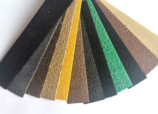 Matériau FRP bande d'escalier composite en fibre de verre antidérapant pour revêtement de sol de 1m à 11,6m Longueur
