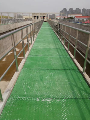 Réglages de couloir en FRP avec couleurs personnalisées et surface grille de sable antidérapant
