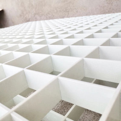 Panneau de plafond en FRP à grille en fibre de verre en plastique léger avec technique pultrudée