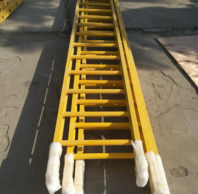 Escaliers d'isolation FRP/GRP antidérapants de longueur personnalisée pour champs de puissance et produits chimiques