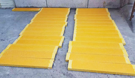 Longueur de 1m à 11,6m Escalier en fibre de verre personnalisé avec FRP résistant au glissement