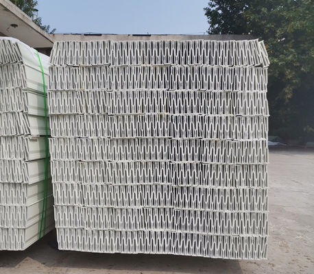 Différentes tailles de poutres de soutien en FRP anti-corrosion pour une longue durée de vie dans le sol de la crèche
