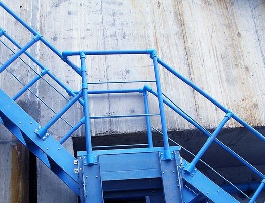 Escaliers à pas en FRP GFRP de conception industrielle pour l'isolation et la résistance à la corrosion
