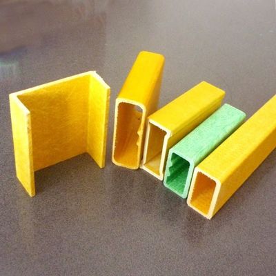 Profil de tube rectangulaire en FRP GFRP personnalisable pour la découpe Longueur de service de 1m à 11,6m