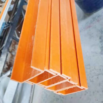 En tant qu'exigence, la section du canal de FRP GRP anti-corrosion est en fibre de verre en forme de canal C