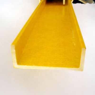 En tant qu'exigence, la section du canal de FRP GRP anti-corrosion est en fibre de verre en forme de canal C