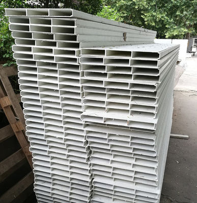 Panneau de planche en fibre de verre à haute résistance avec finition en bois à grains 80% de surface ouverte
