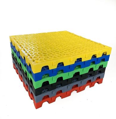 Tapis en plastique en PP 40x40x4,0 cm pour le lavage des voitures et le revêtement de sol du garage
