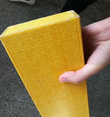 Technologie de pultrusion de pointe Arme transversale en fibre de verre durable pour la transmission d'énergie