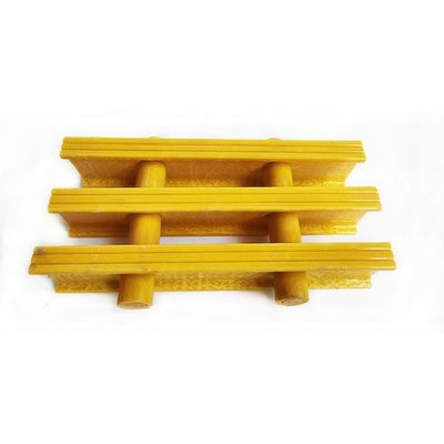 Facilité d'installation des grilles en FRP pour accès à l'escalier