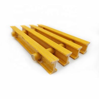 Facilité d'installation des grilles en FRP pour accès à l'escalier