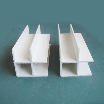 Technique de pultrusion Formes d'angle de coin en fibre de verre lisse pour les exigences du client
