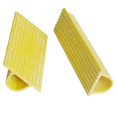 Tubes en plastique en forme de D renforcées de fibre de verre pour des marches d'échelle sécurisées de longueur personnalisée