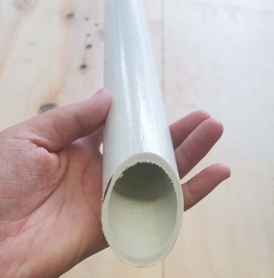 Technique Pultrusion personnalisé insulté FRP pôle de clôture Post Tube en fibre de verre pour la clôture