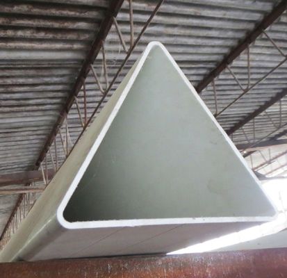 Profil triangulaire en FRP de 180 mm lisse Profil triangulaire en fibre de verre Section angulaire en FRP