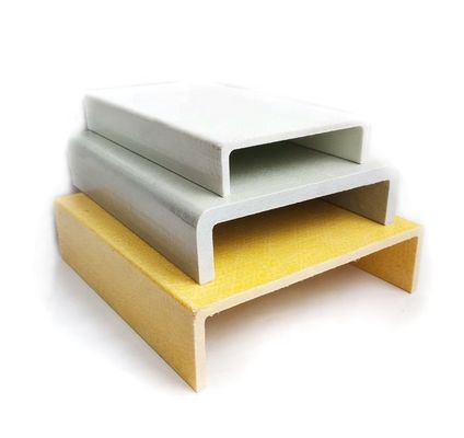 Résistance élevée FRP C Purlin pour support de toit / plancher Technique de pultrusion Longueur 1m-11.6m