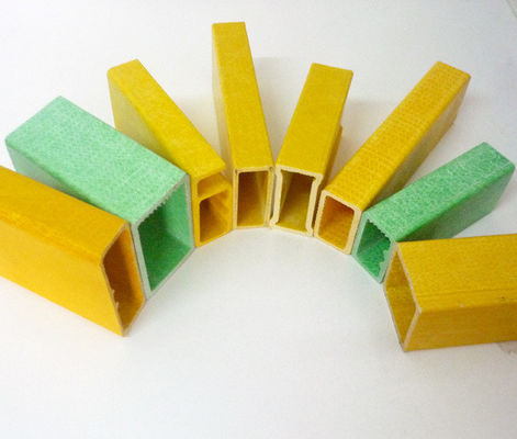 Liste des tailles des tubes rectangulaires en plastique composite en fibre de verre pultrudée FRP à haute résistance pour les structures
