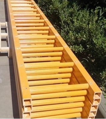 Échelle de pultrusion renforcée en fibre de verre protégée par les UV et tube à main avec surface lisse