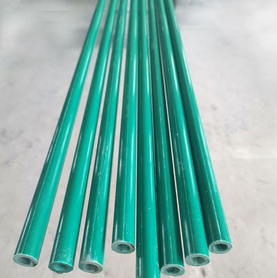 Structures de support en FRP renforcé de fibres de verre en tiges en plastique pour des applications durables