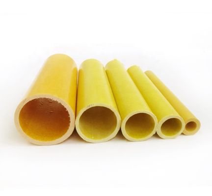 Structures de support en FRP renforcé de fibres de verre en tiges en plastique pour des applications durables