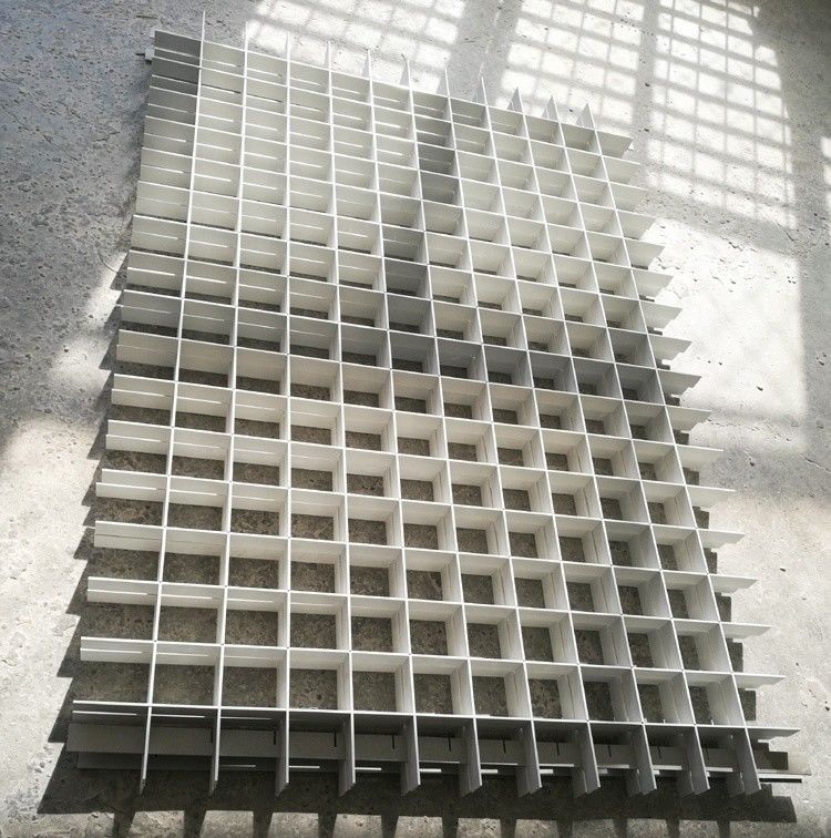 Système de clôture de sécurité de réseau en FRP résistant à la corrosion chimique avec technique pultrudée