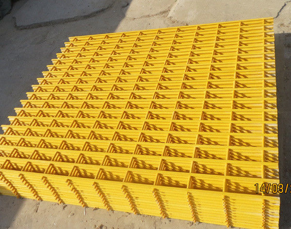 Service de coupe de grilles en FRP pour support de remplissage de tour de refroidissement de grande taille