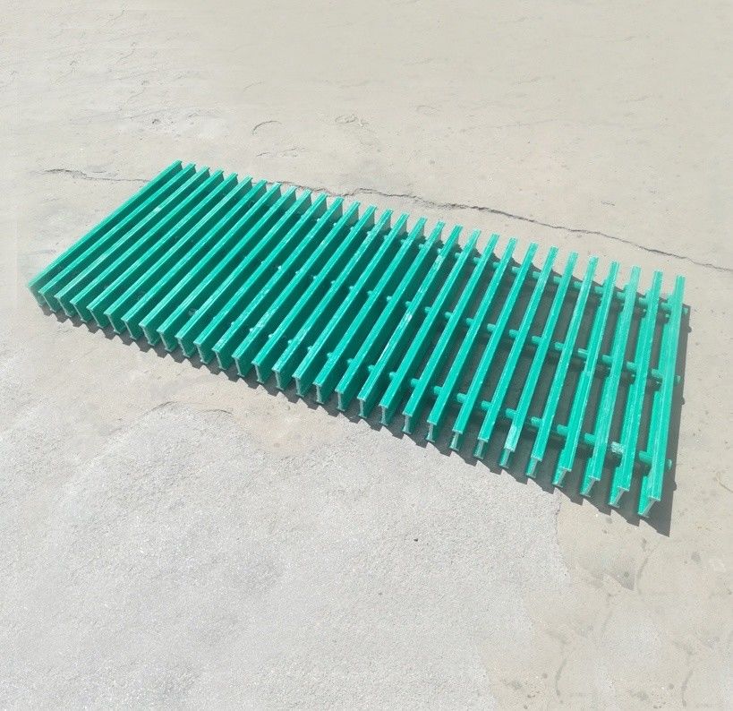 Coupe de grille de drainage en plastique en fibre de verre GFRP haute résistance pour la résistance à la corrosion