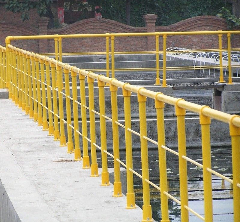Conception industrielle de plancher monté 50 mm rouleau FRP manche pour une usine de traitement des eaux usées