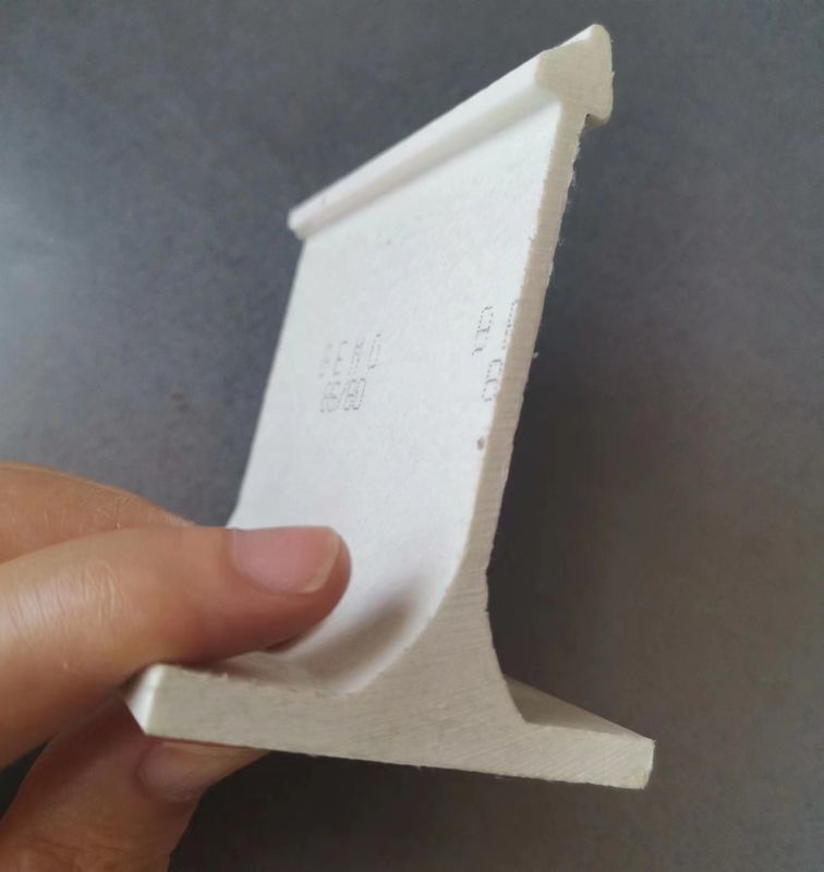 Détecteur thermique en FRP GFRP lisse pour l'isolation du toit à couture debout selon les besoins