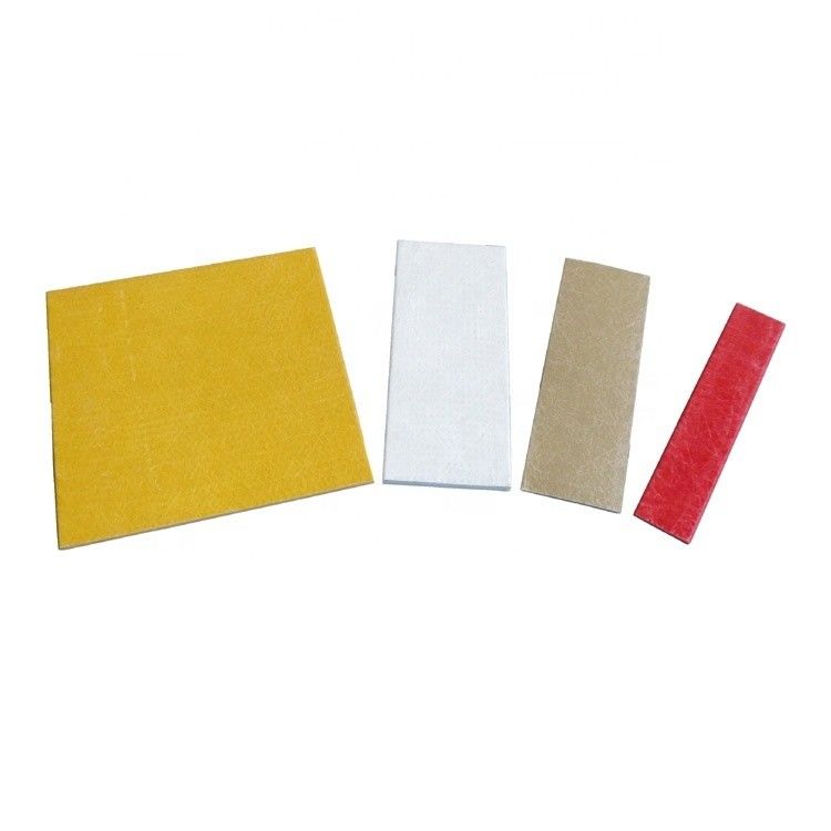 Technologie pultrudée de panneaux FRP de couleur personnalisable pour des solutions solides et légères
