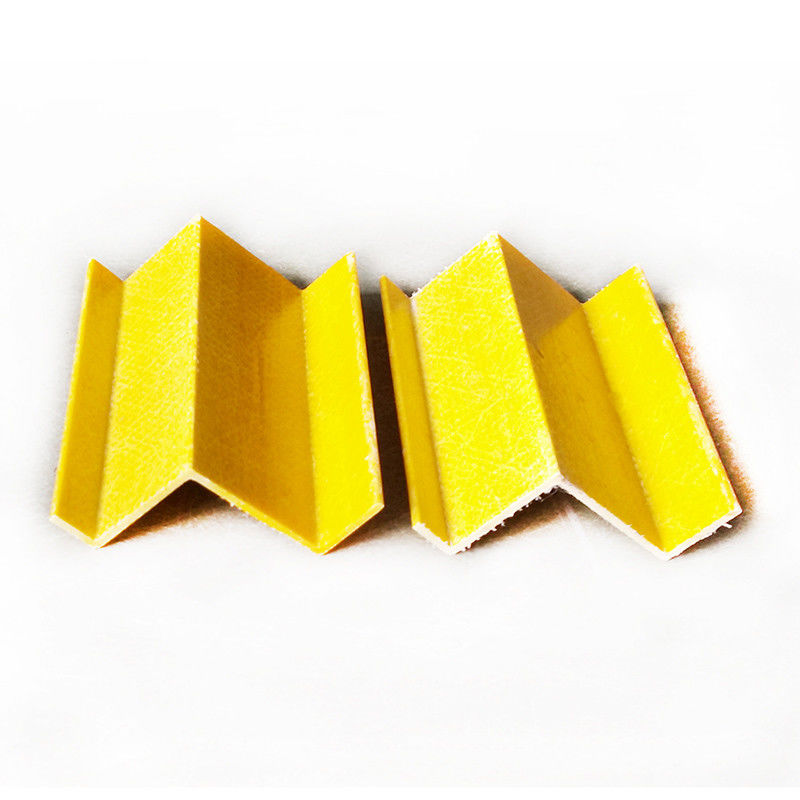 Profiles d'angle en forme de Z pultrés en FRP anti-corrosion pour un support structurel durable