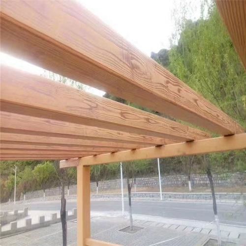Profiles de tubes composites en fibre de verre à grains de bois anti-corrosion pour la structure de pergola en FRP