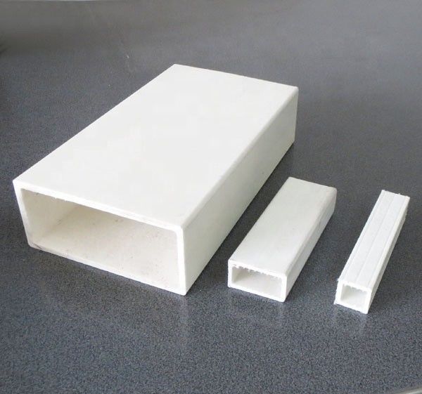 Liste des tailles des tubes rectangulaires en plastique composite en fibre de verre pultrudée FRP à haute résistance pour les structures